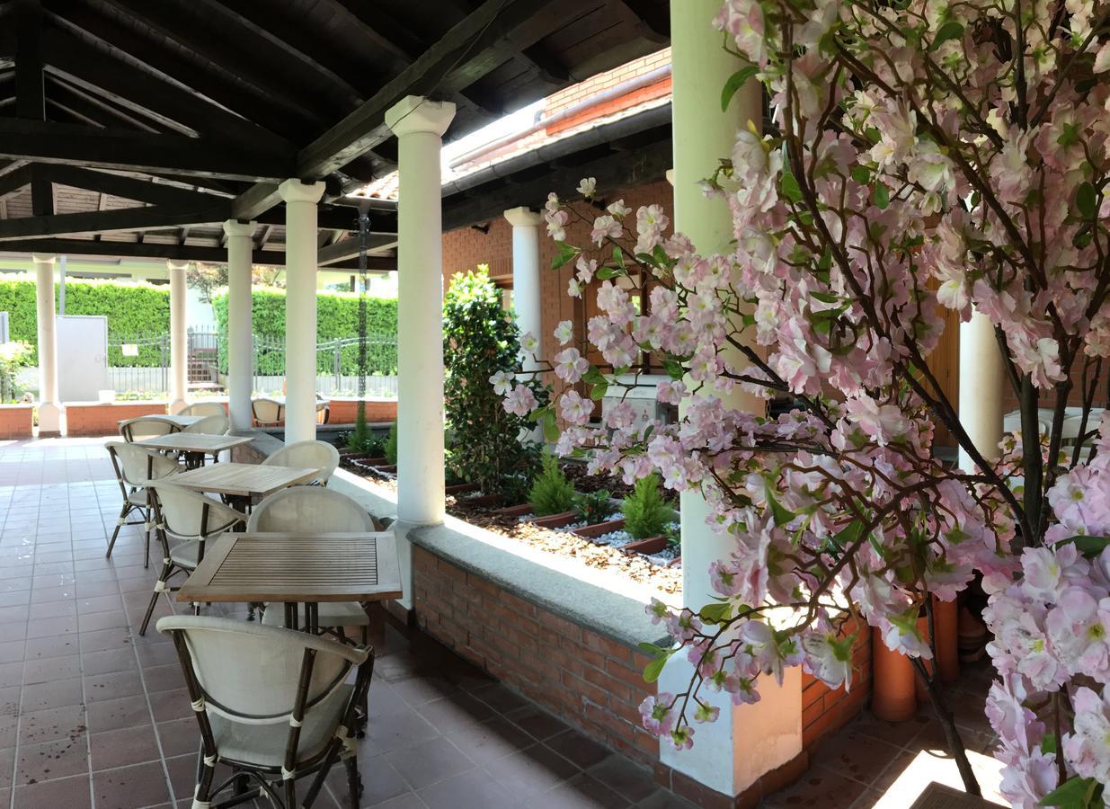 Ostello Casa Emmaus Maccagno Екстериор снимка