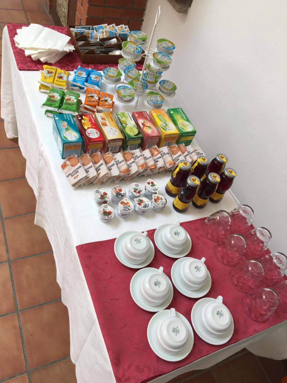 Ostello Casa Emmaus Maccagno Екстериор снимка