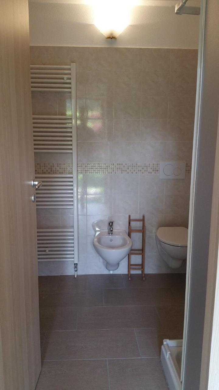 Ostello Casa Emmaus Maccagno Екстериор снимка