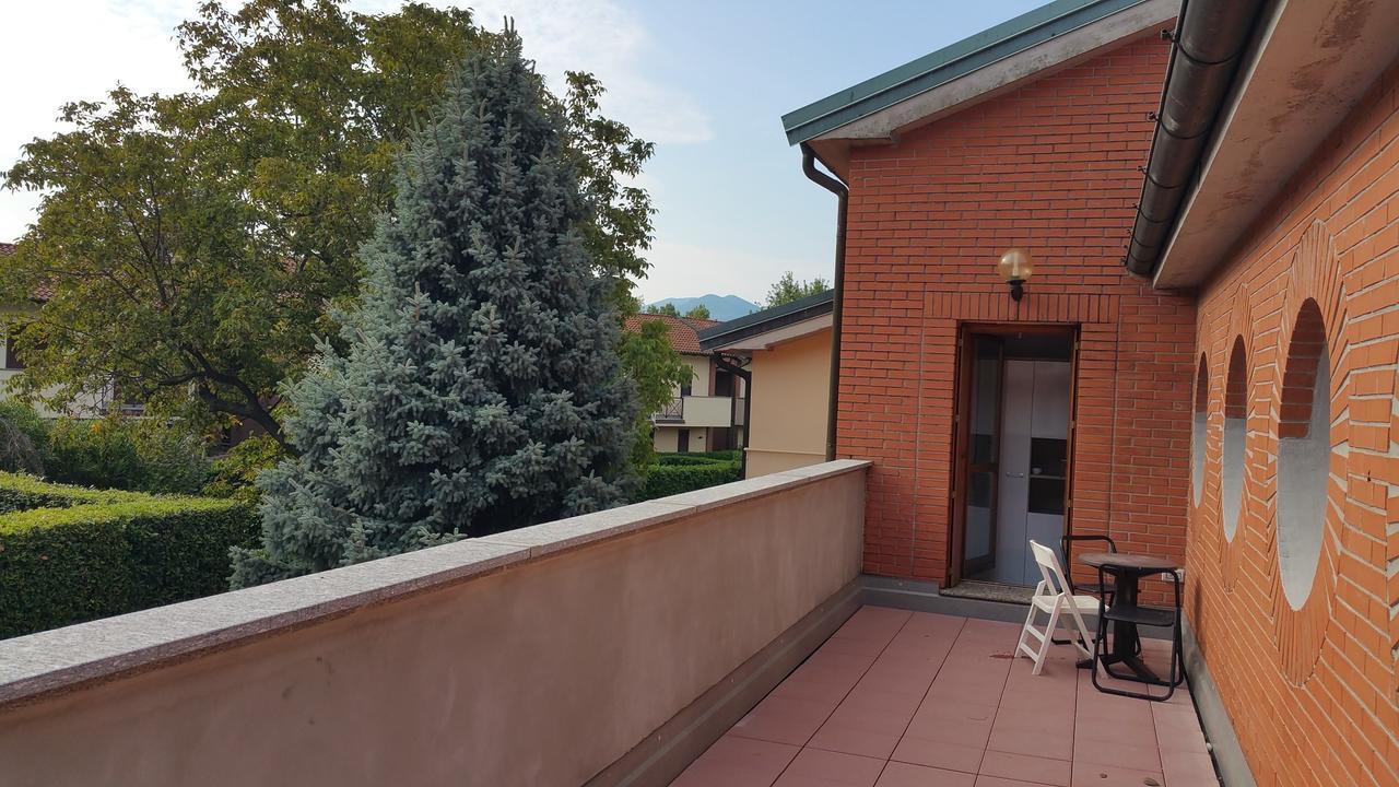 Ostello Casa Emmaus Maccagno Екстериор снимка